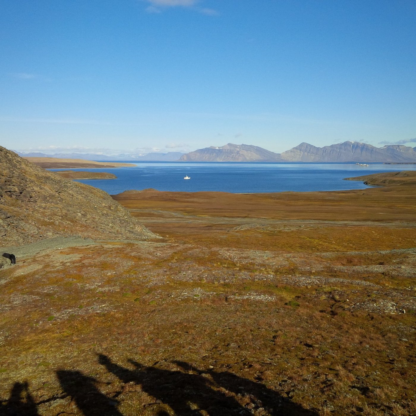 Arctic coastline and fjord at Søre Fagerfjord